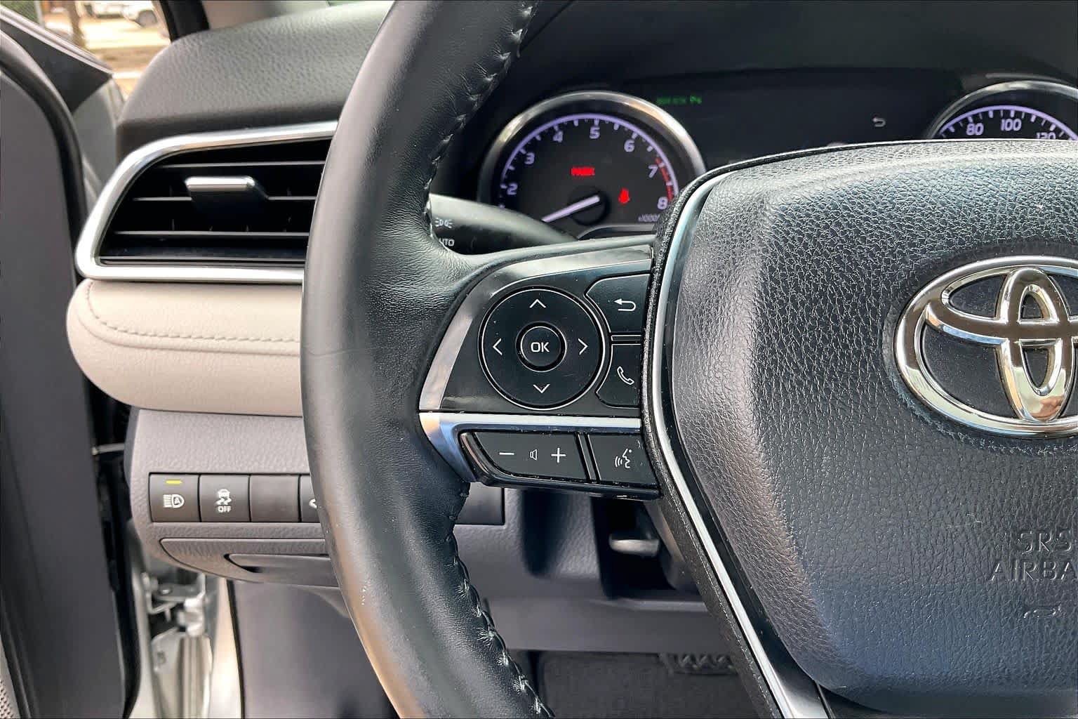 Used 2018 Toyota Camry XLE FWD image 24