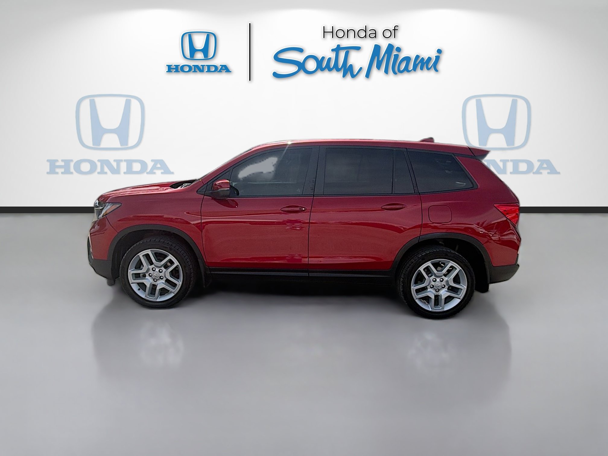 Certified 2025 Honda Passport EX-L image 4