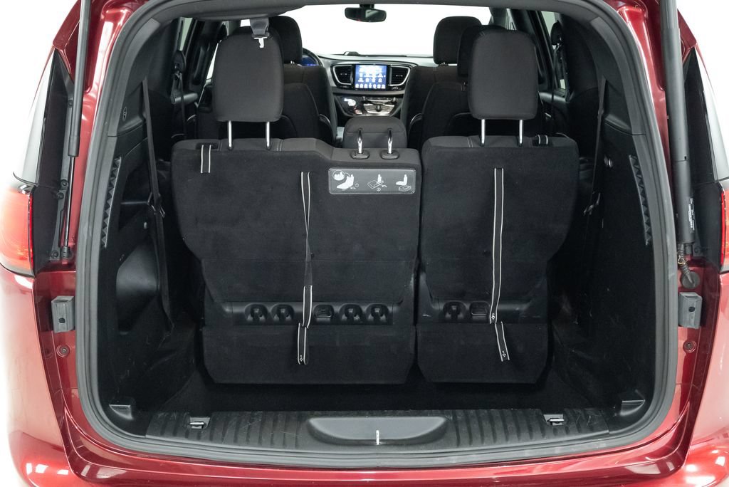 Used 2019 Chrysler Pacifica Touring Plus w/ S Appearance Package FWD image 31