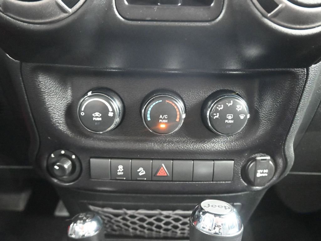 Used 2017 Jeep Wrangler Unlimited Willys image 17