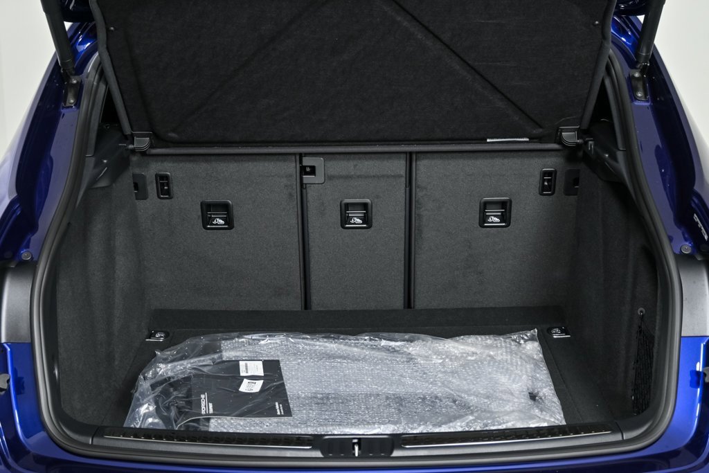 New 2026 Porsche Macan image 31