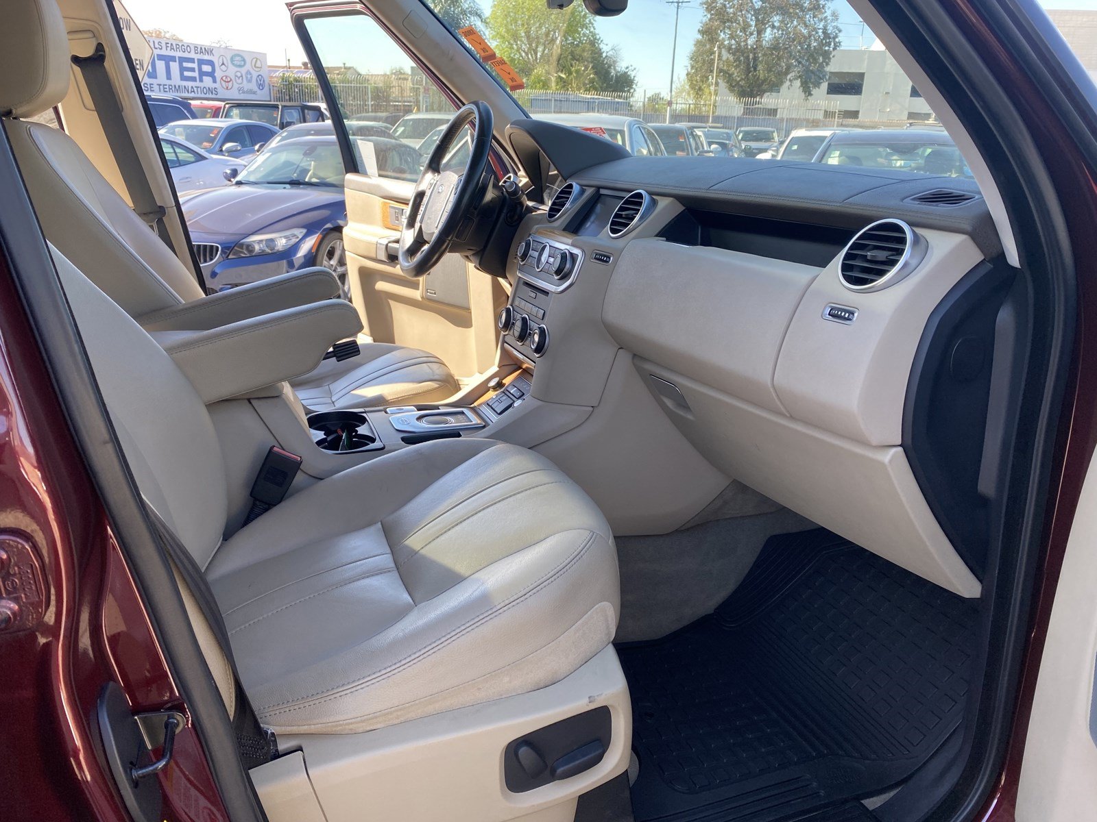 Used 2016 Land Rover LR4 HSE Silver Edition AWD/4WD image 31