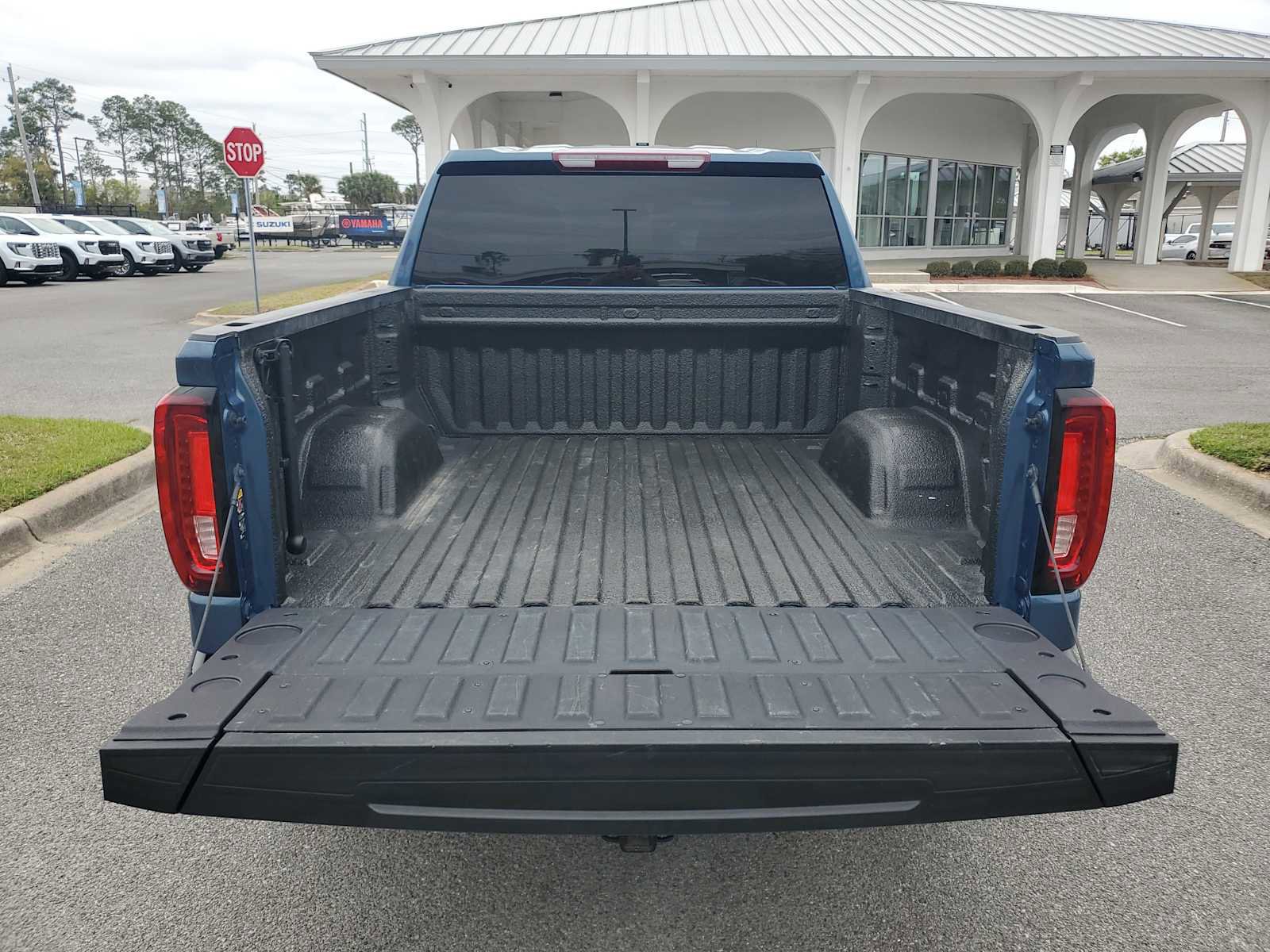 Used 2024 GMC Sierra 1500 SLT w/ X31 Off-Road Package AWD/4WD image 5