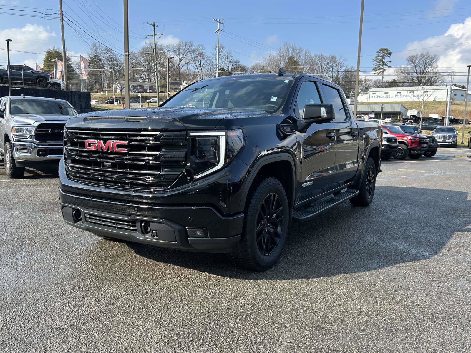 Used 2024 GMC Sierra 1500 Elevation w/ Elevation Premium Package image 7