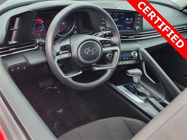 Certified 2023 Hyundai Elantra SEL w/ Preferred Accessory Package image 3