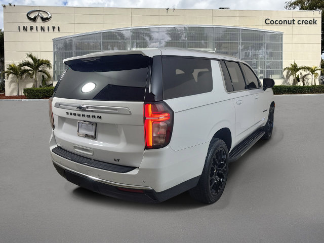 Used 2022 Chevrolet Suburban LT RWD image 4