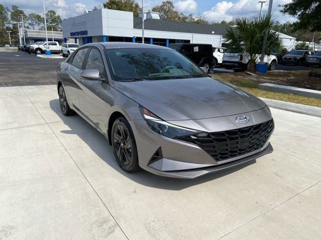 Certified 2023 Hyundai Elantra SEL image 2