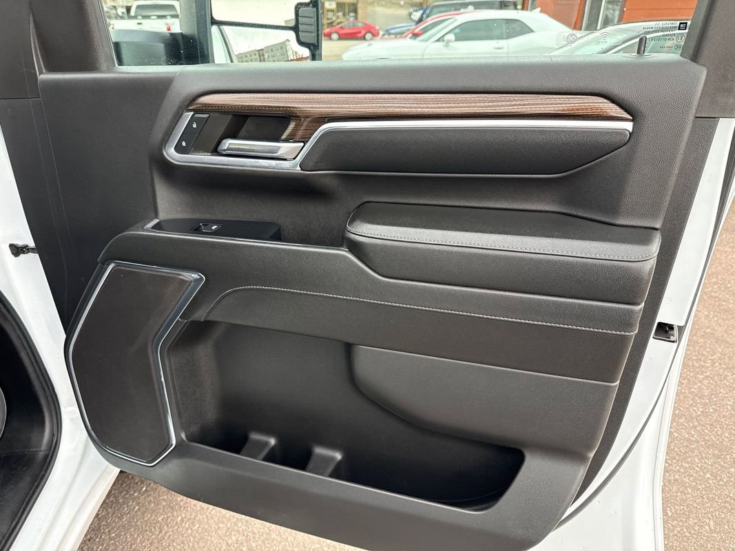 Used 2024 Chevrolet Silverado 2500 LT image 33