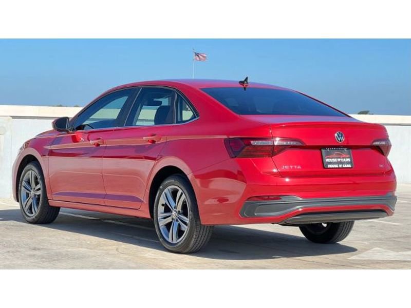 Used 2023 Volkswagen Jetta SE image 9