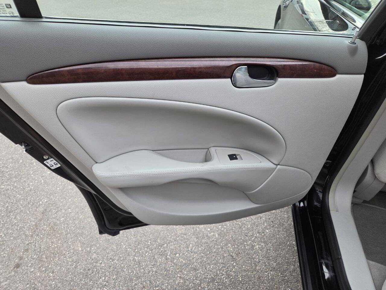 Used 2007 Buick Lucerne CX w/ Driver Confidence Package image 35