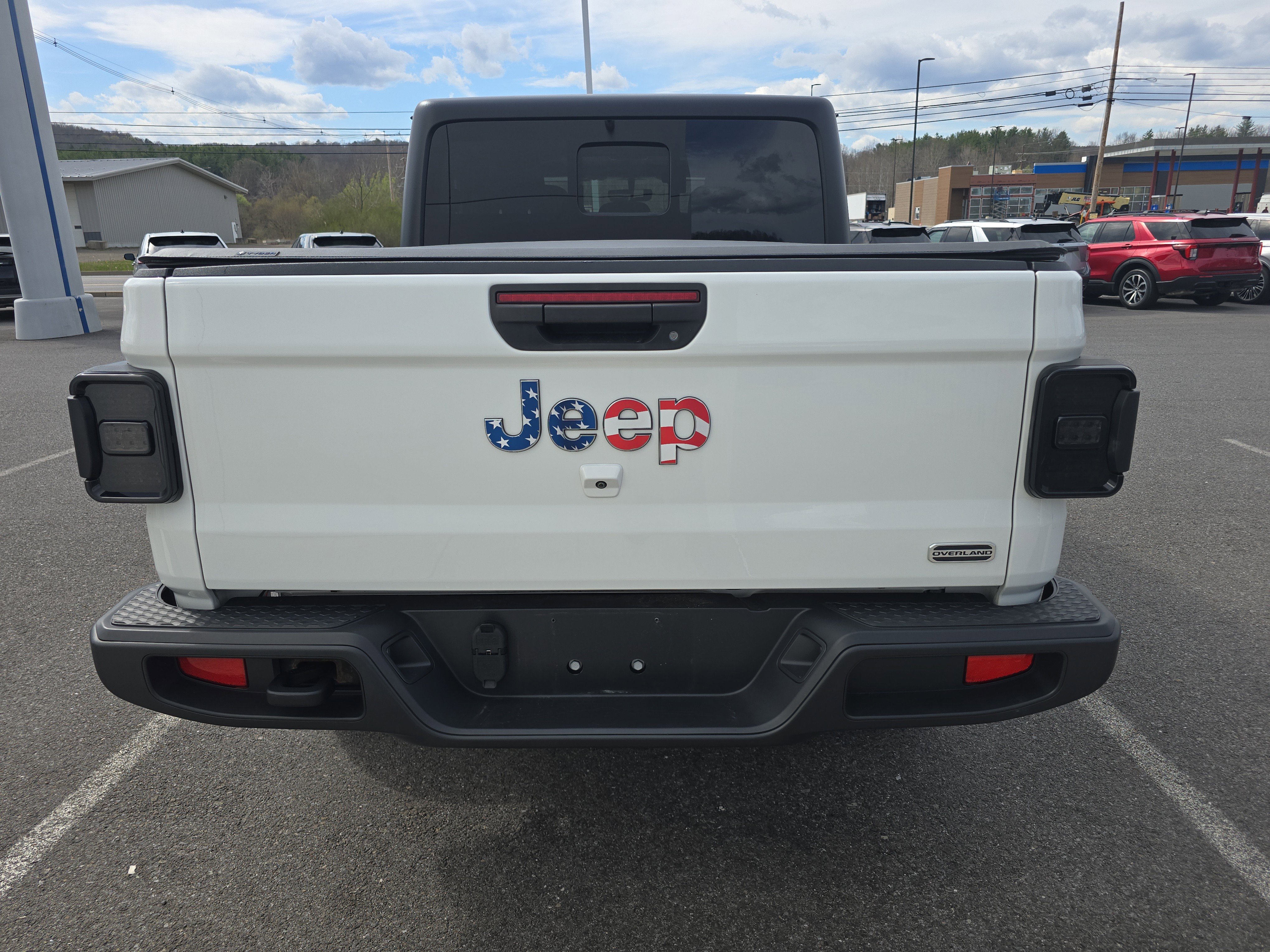 Used 2023 Jeep Gladiator Overland w/ Cold Weather Group image 4