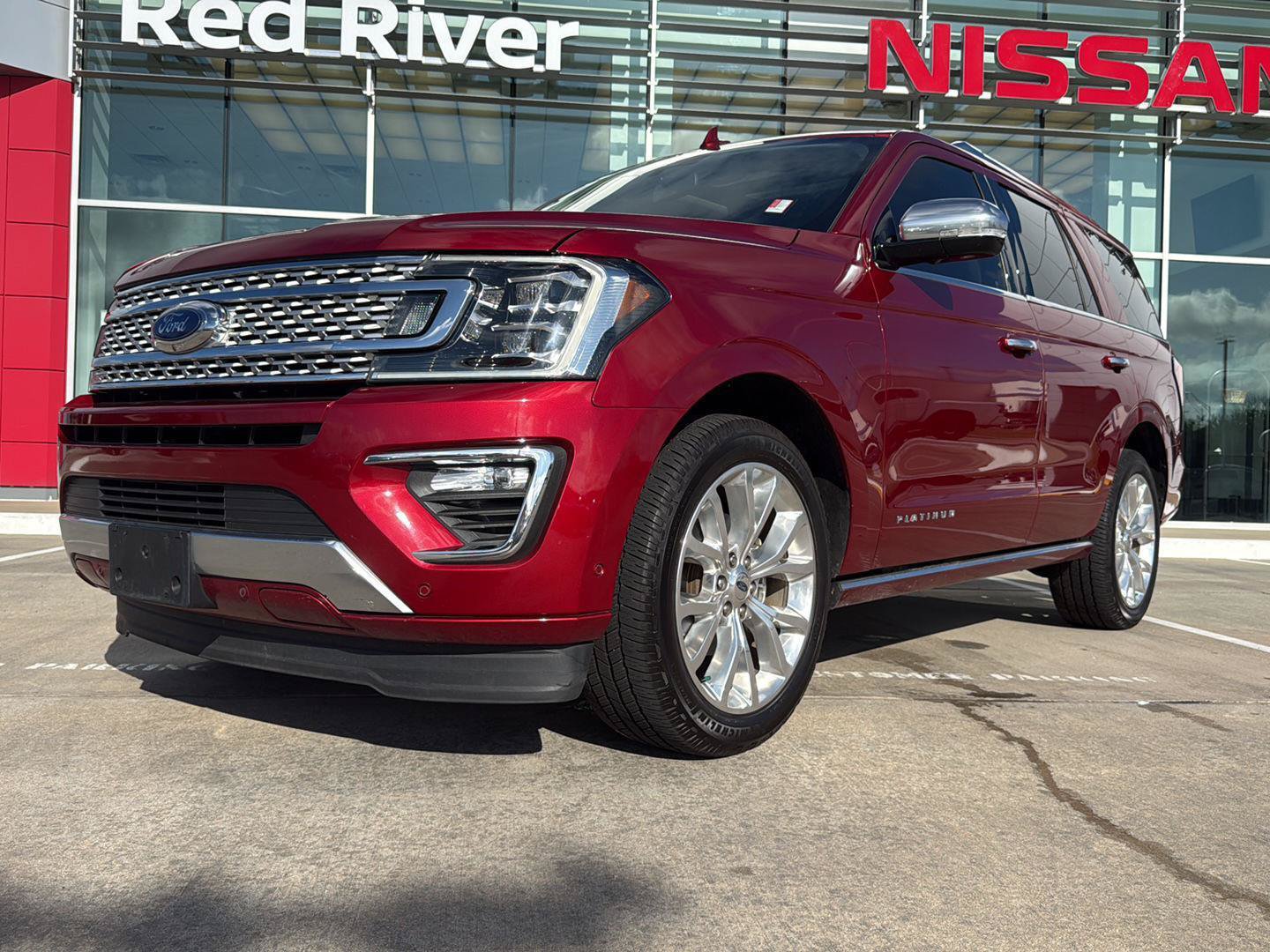 Used 2019 Ford Expedition Platinum RWD image 2