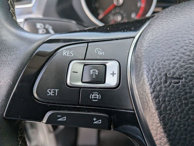 Used 2021 Volkswagen Tiguan SEL image 17