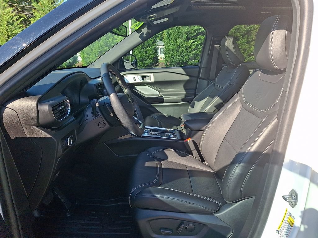 Used 2023 Ford Explorer ST w/ Equipment Group 401A AWD/4WD image 15