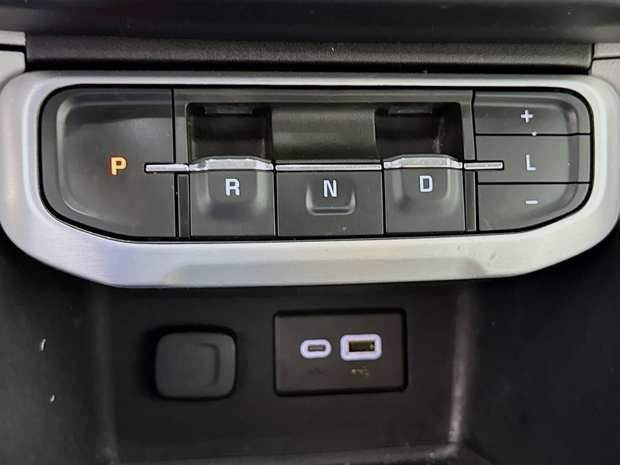 Used 2022 GMC Acadia SLE FWD image 20