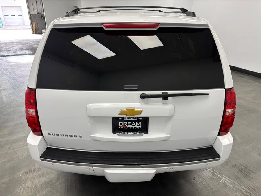 Used 2014 Chevrolet Suburban LTZ image 5