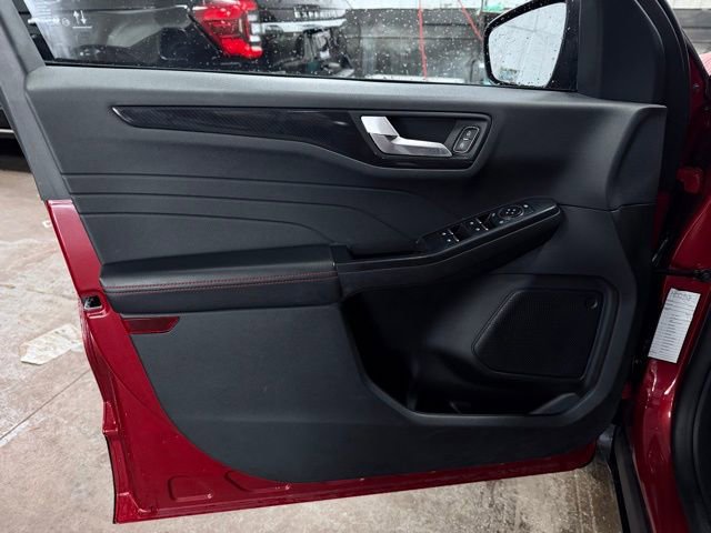 Used 2025 Ford Escape ST-Line AWD/4WD image 12