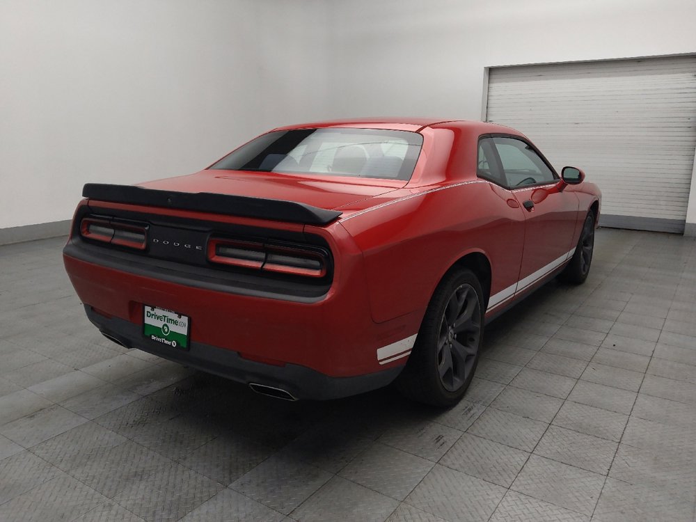 Used 2017 Dodge Challenger SXT image 9