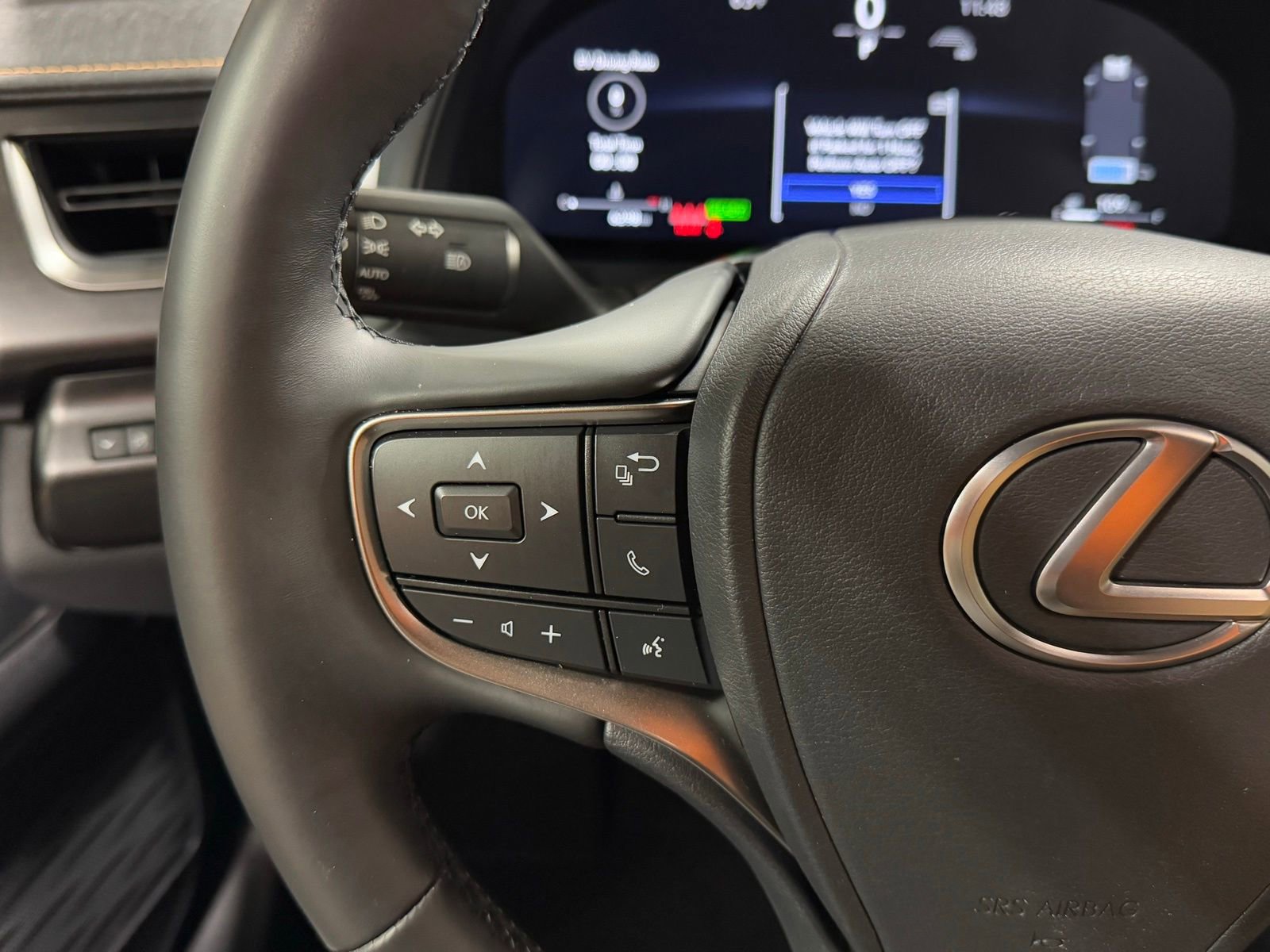 Used 2025 Lexus UX 300h AWD image 17