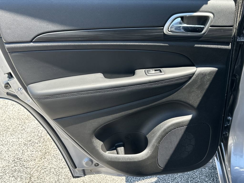 Used 2021 Jeep Grand Cherokee Laredo X image 22