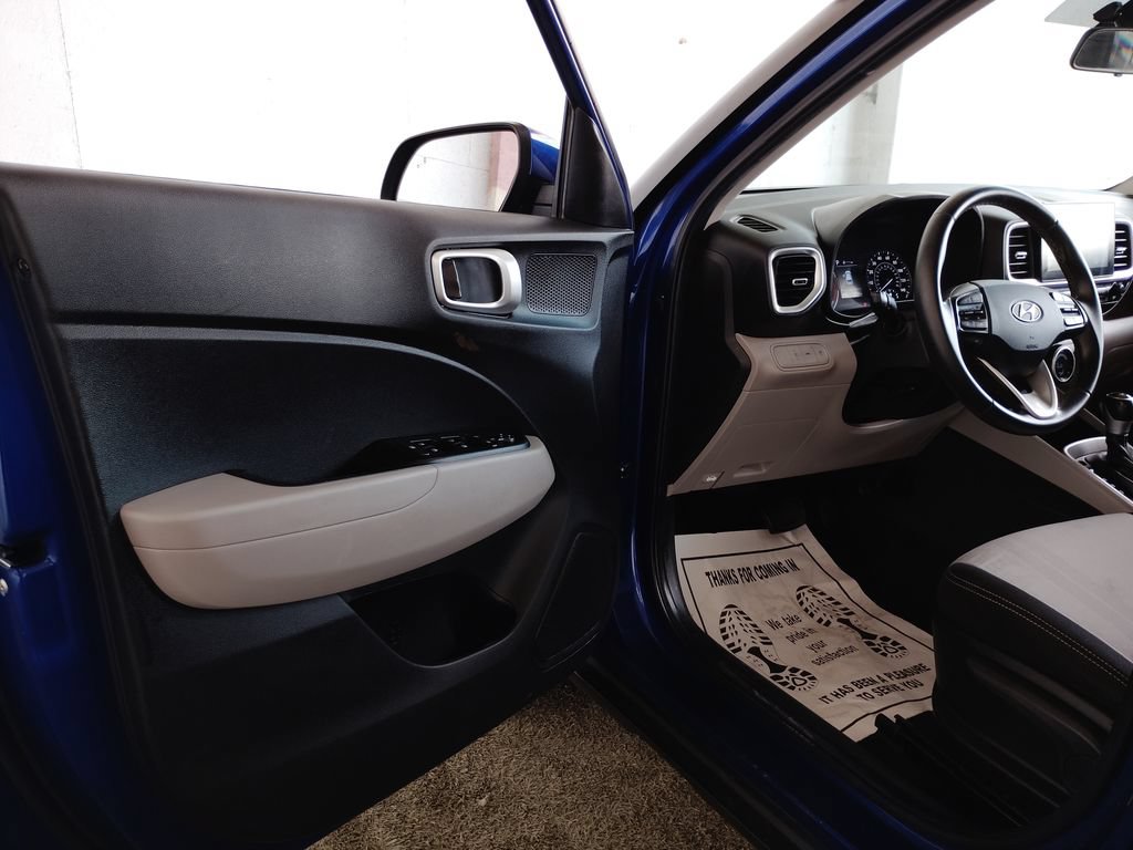 Used 2021 Hyundai Venue SEL FWD image 19