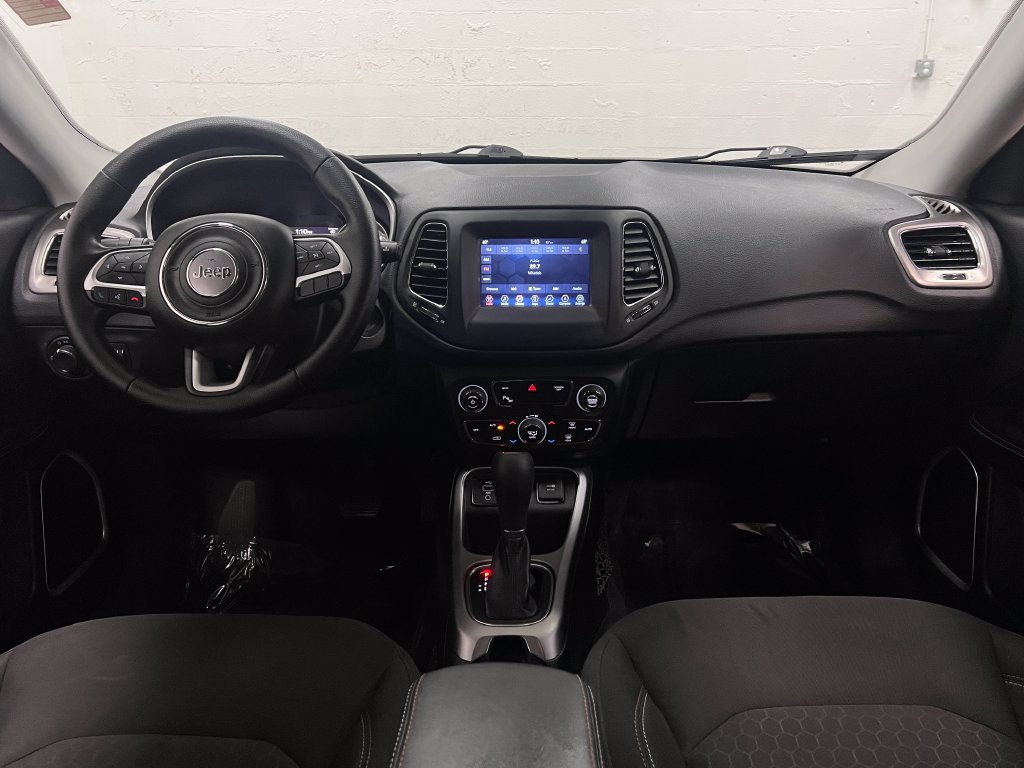 Used 2018 Jeep Compass Sport w/ Tech Group FWD image 13