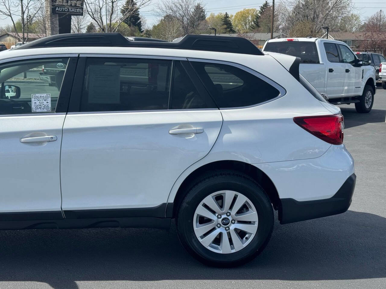 Used 2019 Subaru Outback 2.5i Premium AWD/4WD image 11