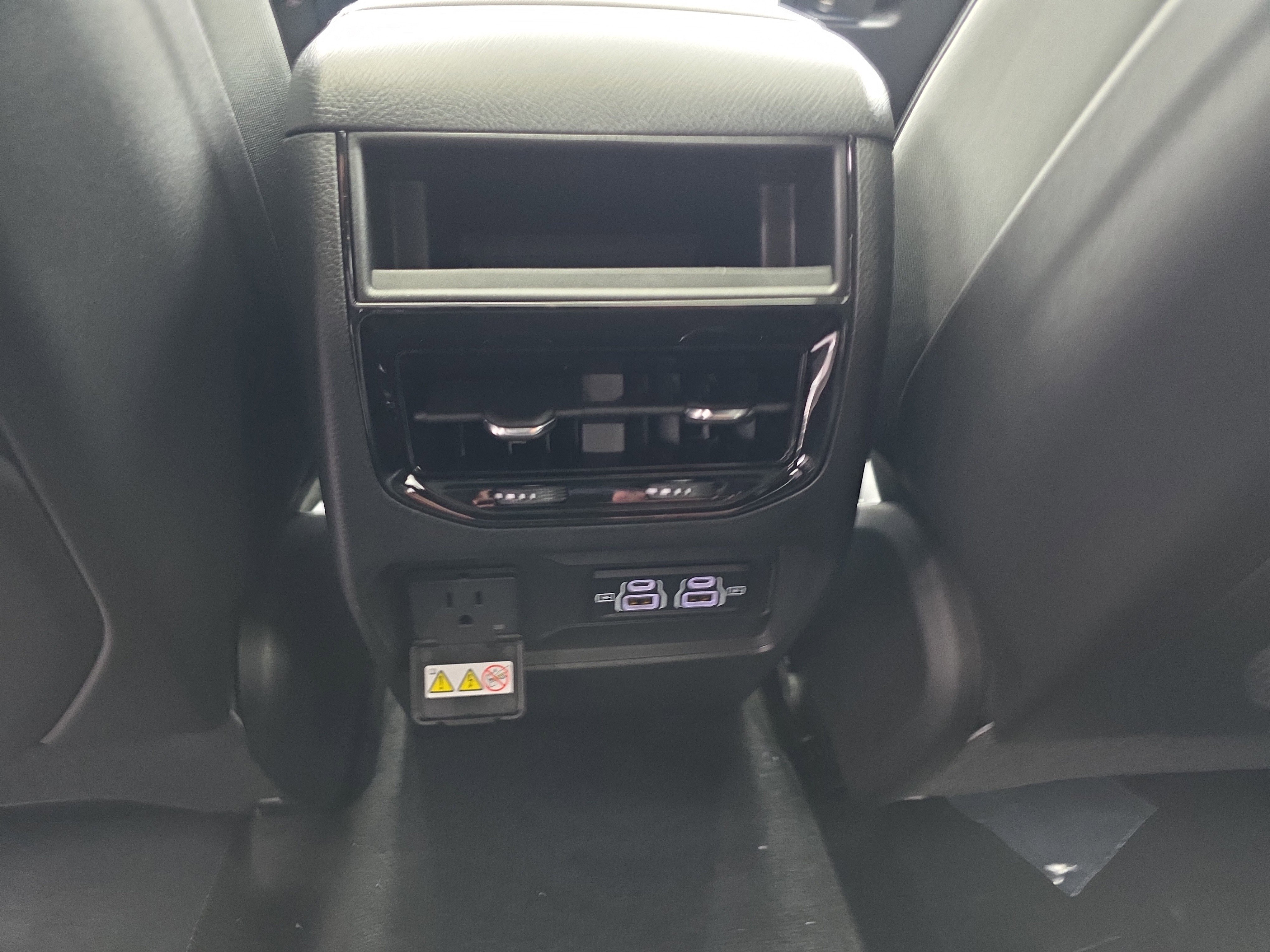 New 2025 Jeep Grand Cherokee Altitude image 16