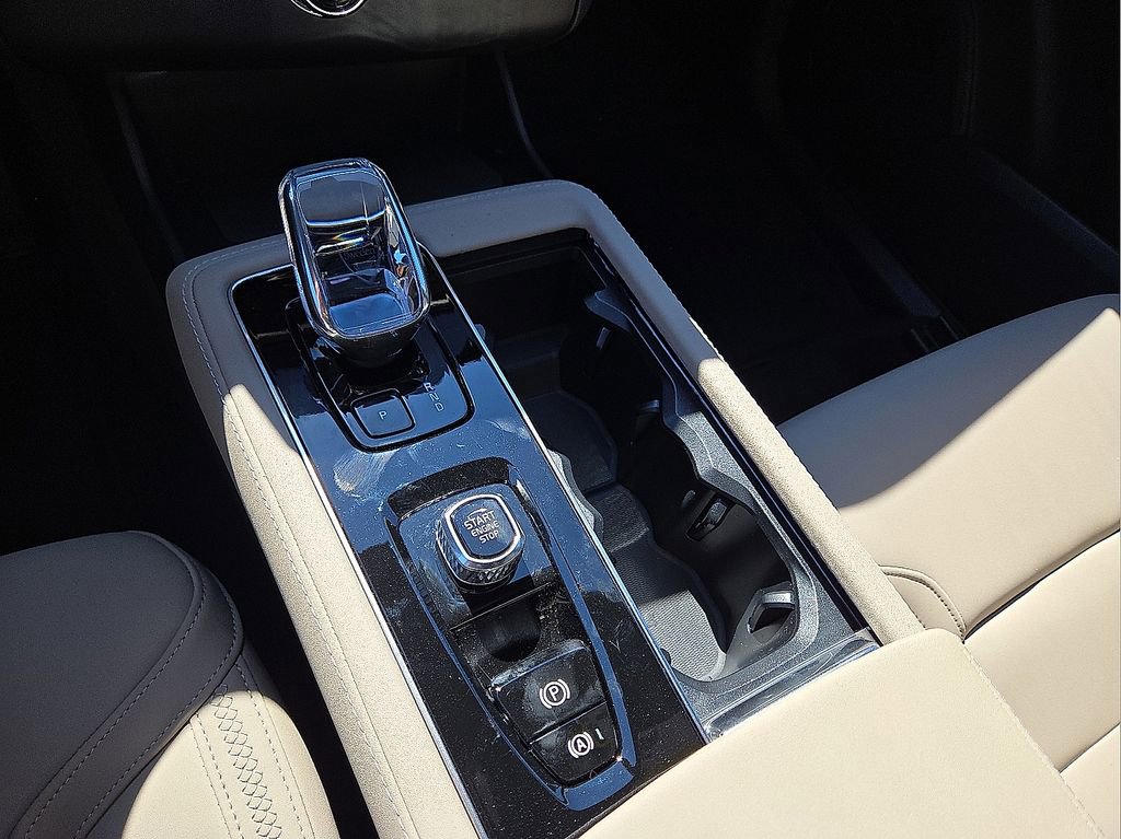 New 2026 Volvo XC90 B6 Plus w/ Protection Package Premier AWD/4WD image 30