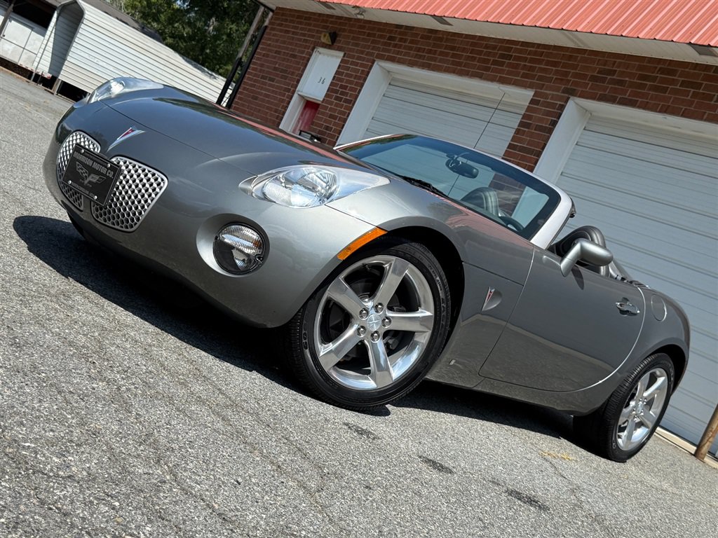 Used 2007 Pontiac Solstice Convertible w/ Premium Package RWD image 7