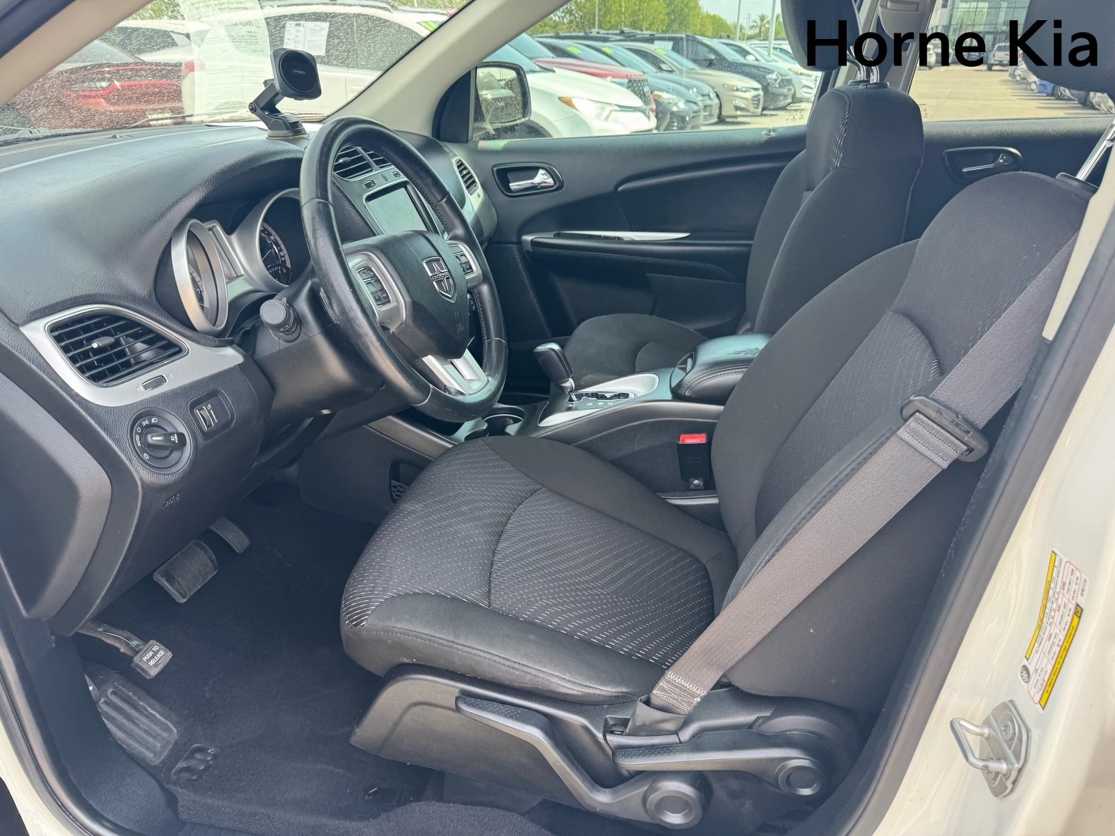 Used 2019 Dodge Journey SE FWD image 10