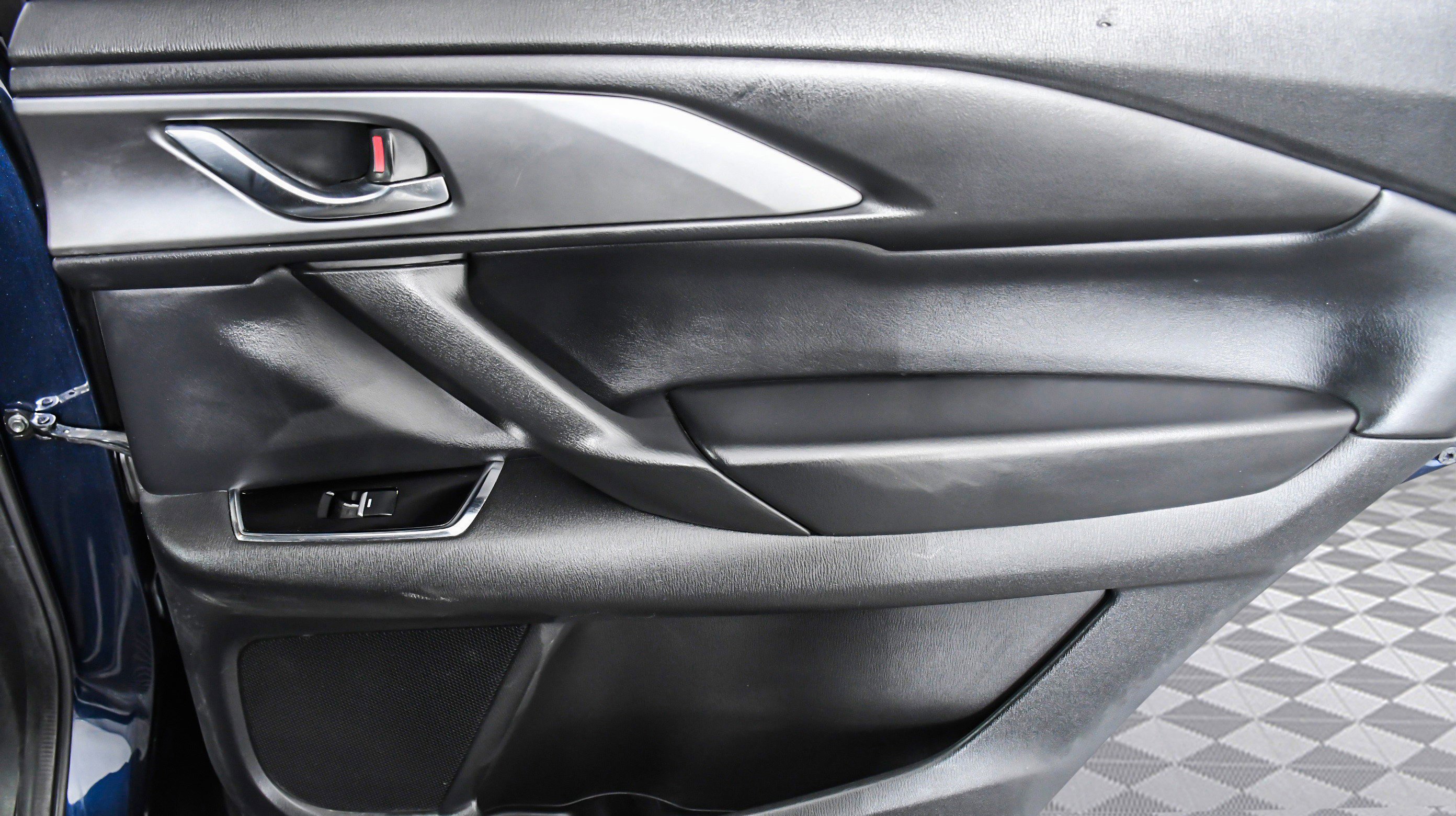 Used 2023 MAZDA CX-9 Touring image 29