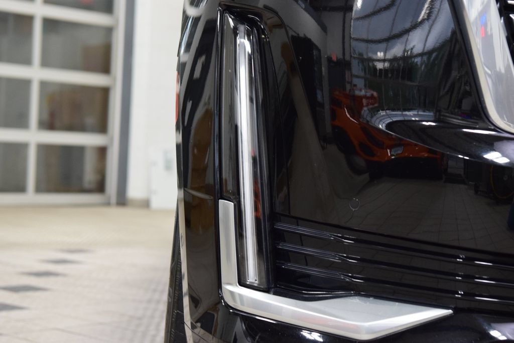 Used 2024 Cadillac Escalade ESV Premium Luxury Platinum AWD/4WD image 14