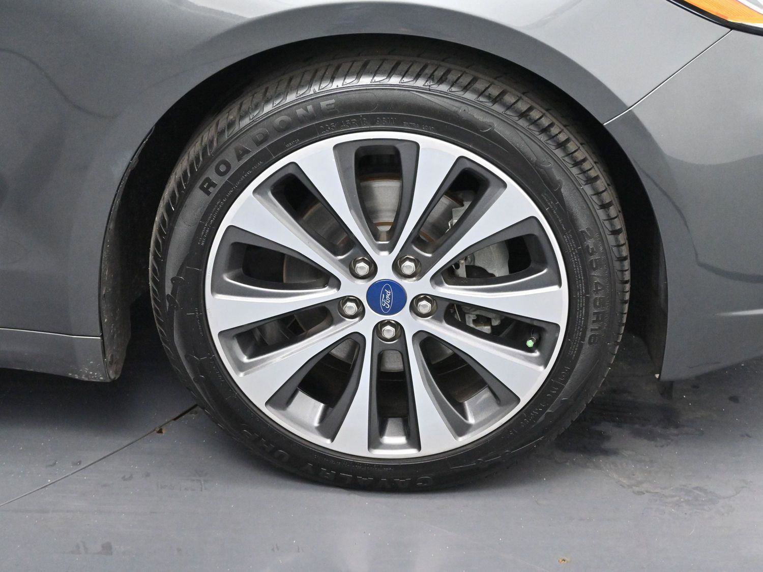 Used 2020 Ford Fusion SE image 33