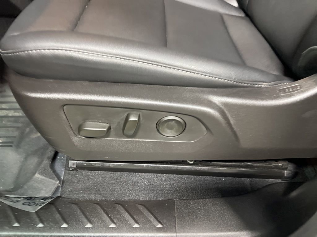 Used 2025 Chevrolet Colorado LT w/ LT Convenience Package image 25