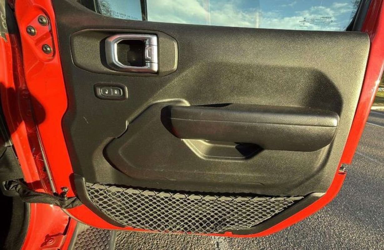 Used 2018 Jeep Wrangler Unlimited Sport S image 12