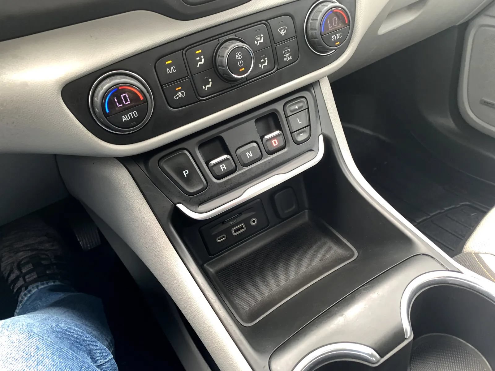 Used 2021 GMC Terrain SLT w/ Infotainment Package II AWD/4WD image 18