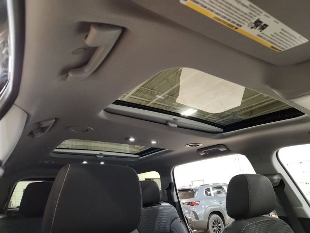 Certified 2023 GMC Acadia SLE w/ Driver Convenience Package image 34