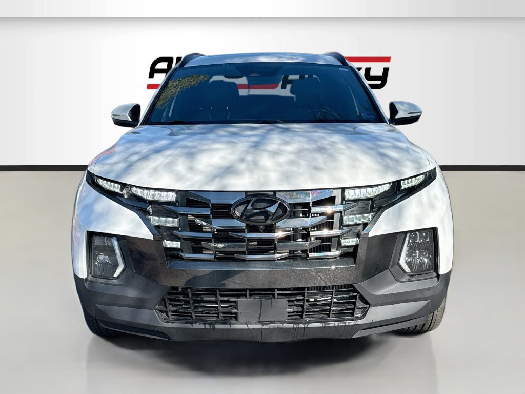Used 2023 Hyundai Santa Cruz Limited AWD/4WD image 2