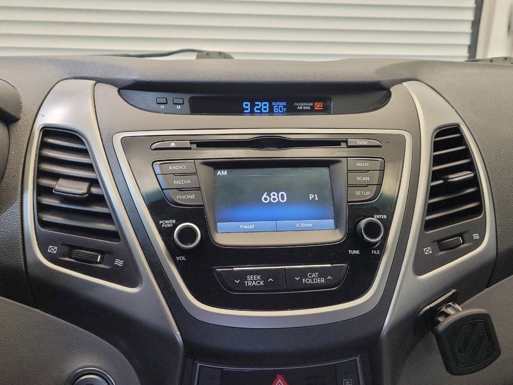 Used 2016 Hyundai Elantra Limited image 25