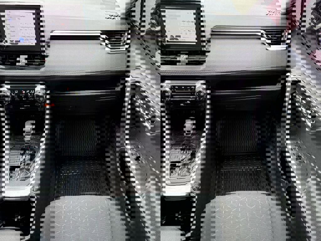Used 2023 Toyota RAV4 XLE image 15