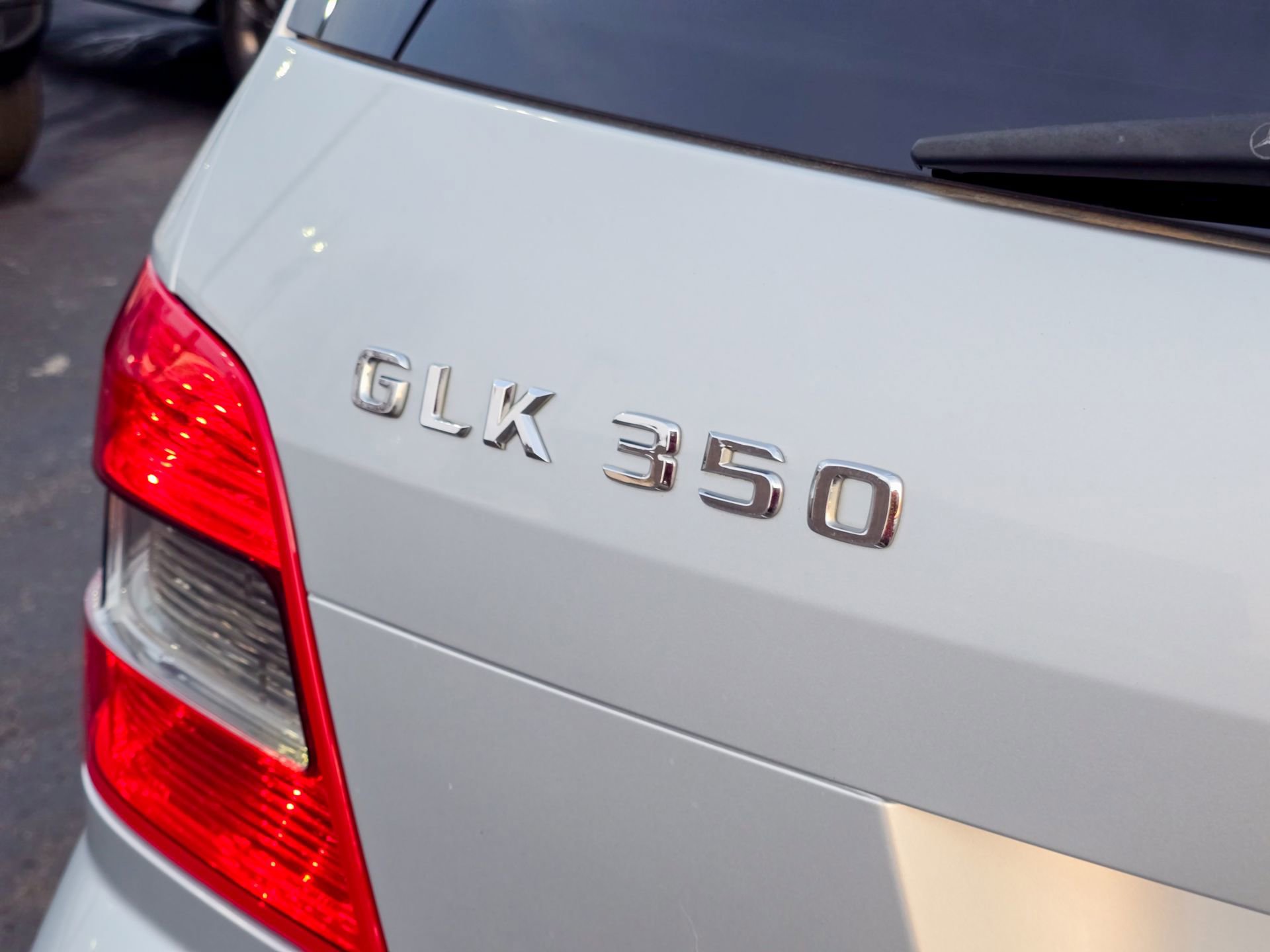 Used 2010 Mercedes-Benz GLK 350 4MATIC image 16