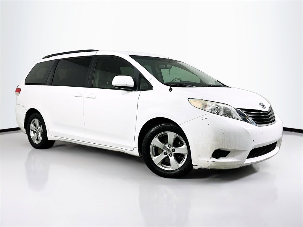 Used 2014 Toyota Sienna LE