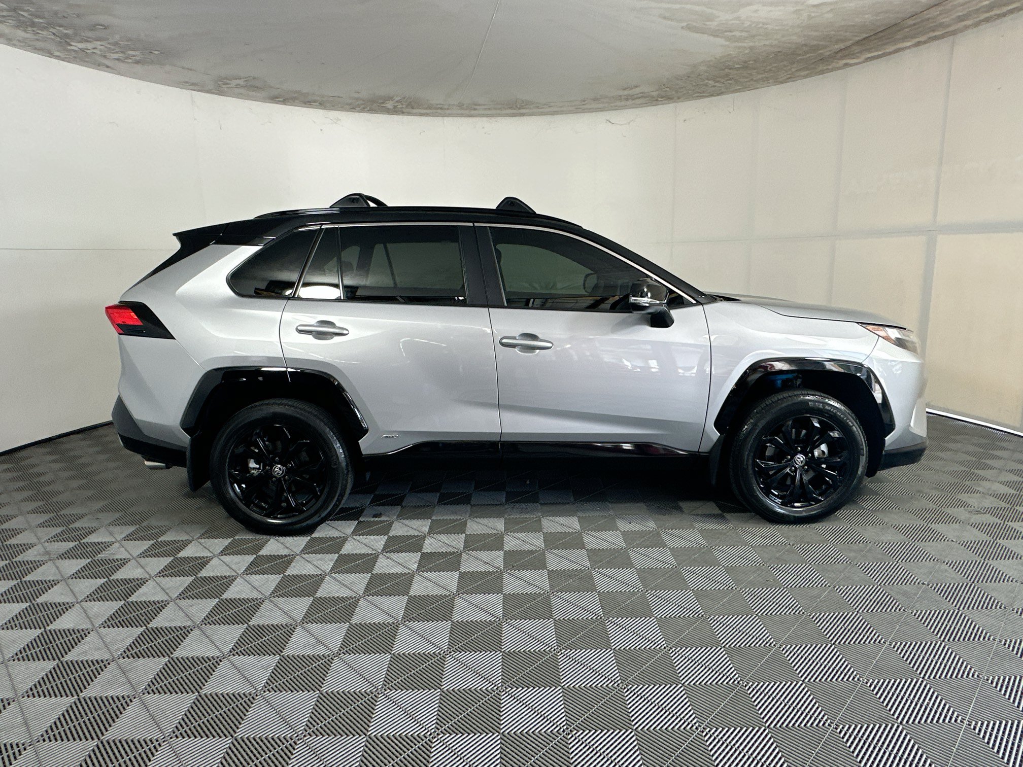 Certified 2025 Toyota RAV4 XSE w/ Weather Package AWD/4WD image 2