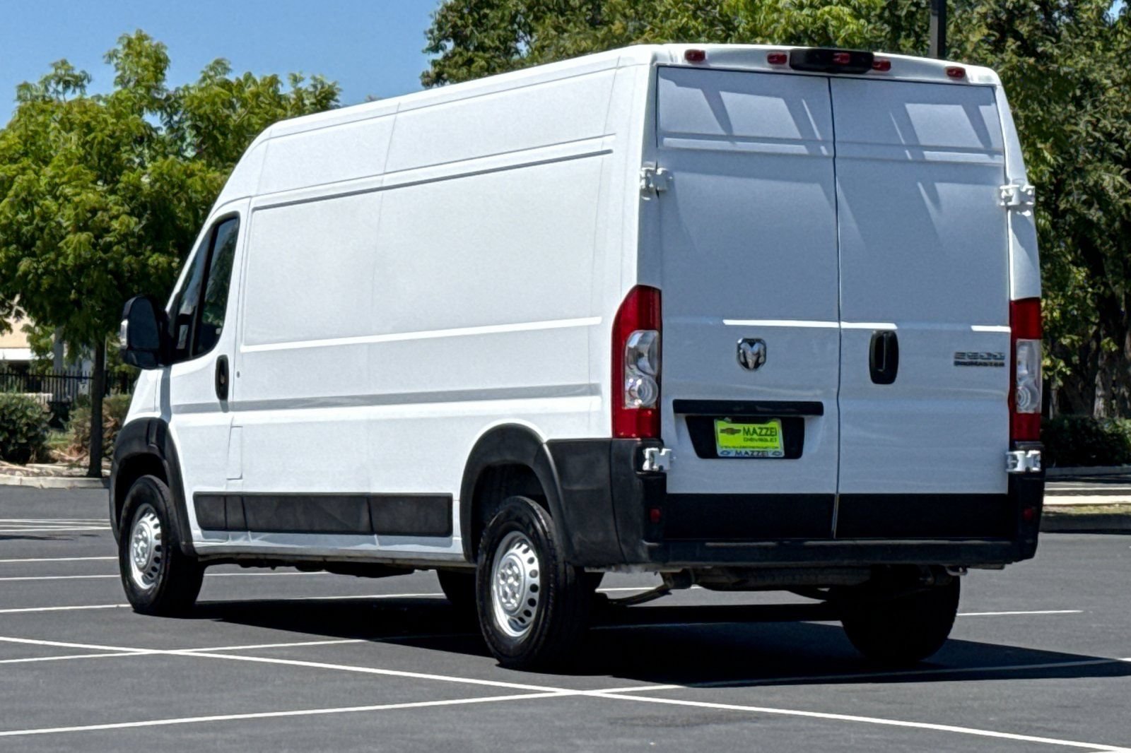 Used 2025 RAM ProMaster 2500 w/ Convenience Group FWD image 3