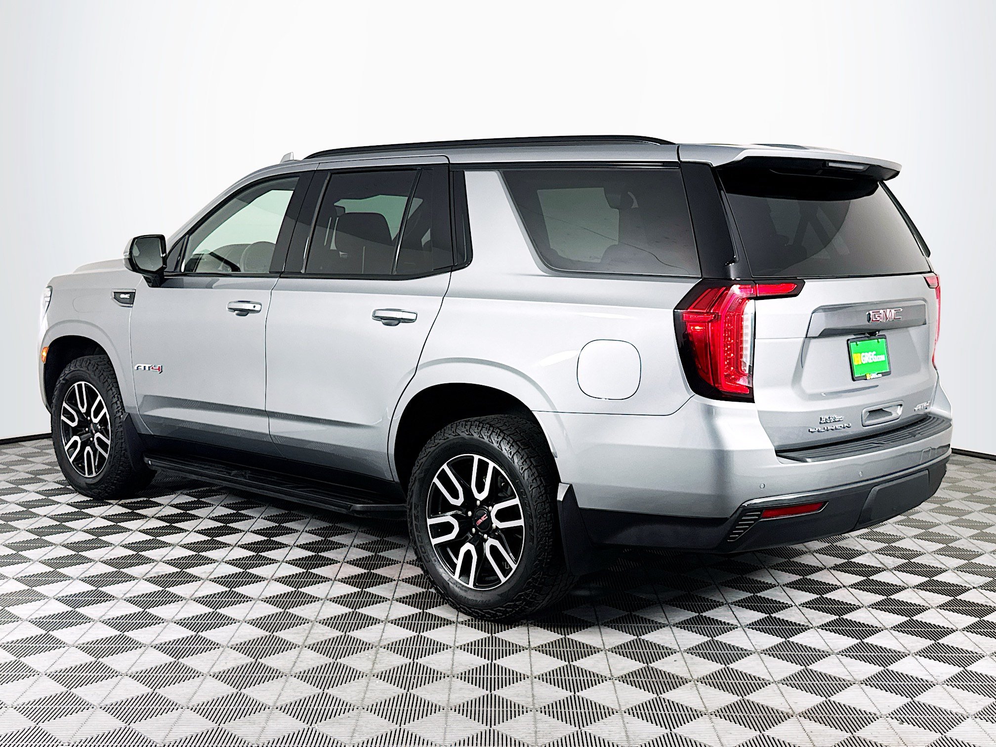 Used 2023 GMC Yukon AT4 AWD/4WD image 6