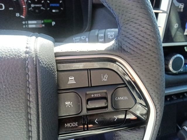 Used 2025 Toyota Sequoia Platinum AWD/4WD image 20