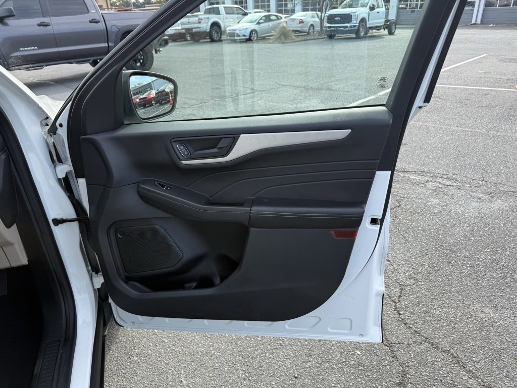 Used 2022 Ford Escape SE w/ Convenience Package image 29