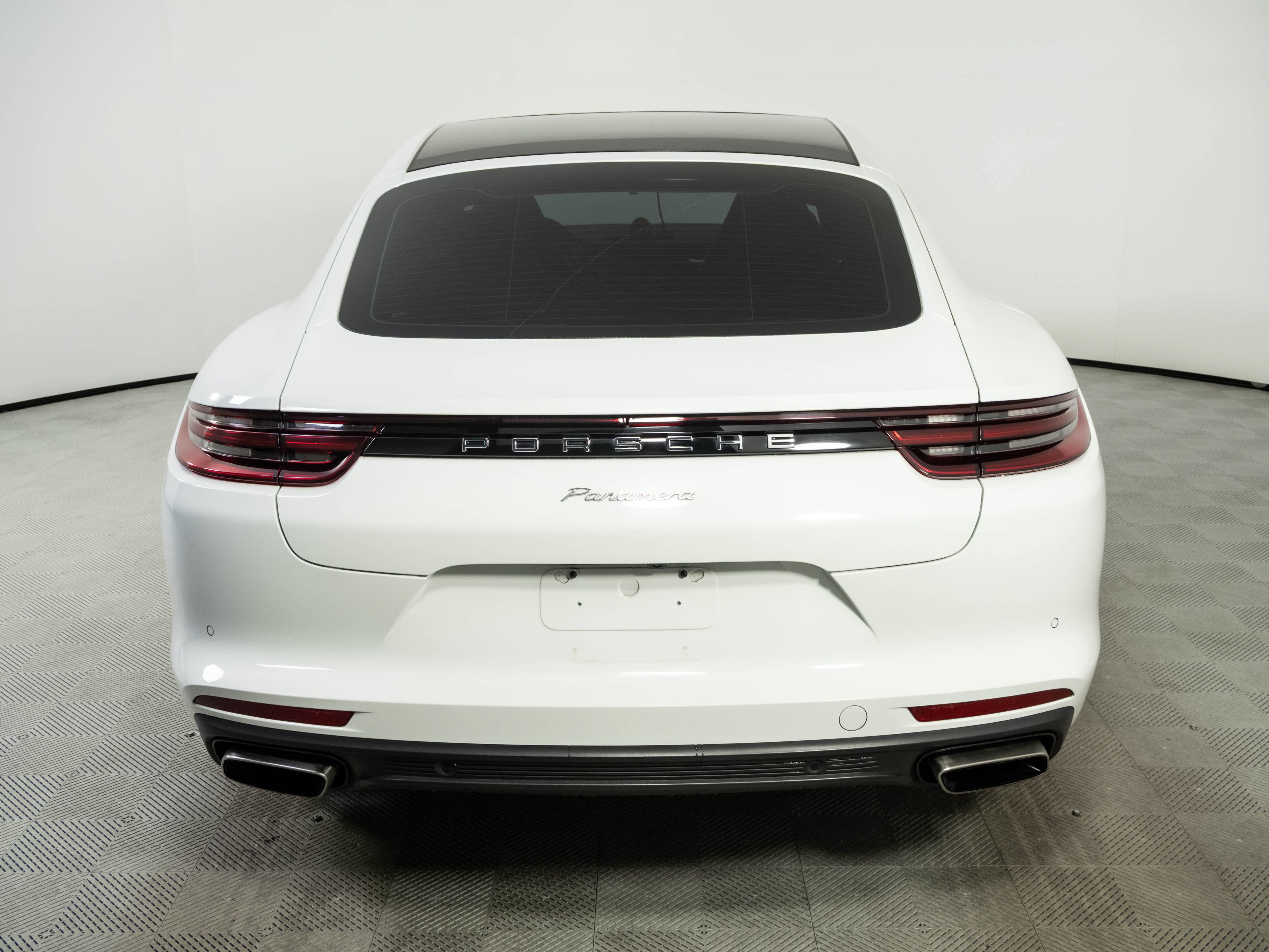 Used 2019 Porsche Panamera 4 AWD/4WD image 29