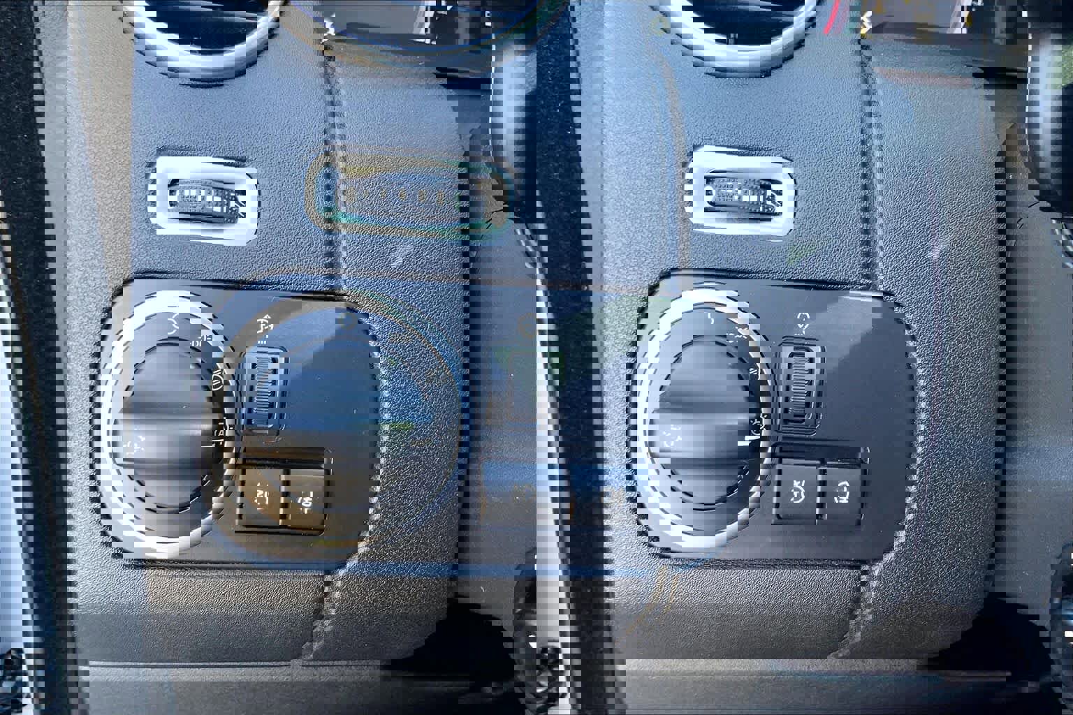 Used 2014 Land Rover LR4 HSE LUX image 33